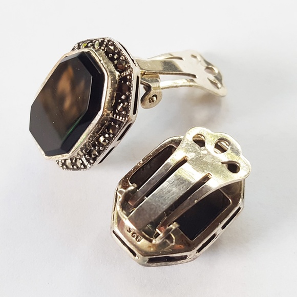 Silver And Black Stones Rectangular Clip Earrings - Picture 5 of 8